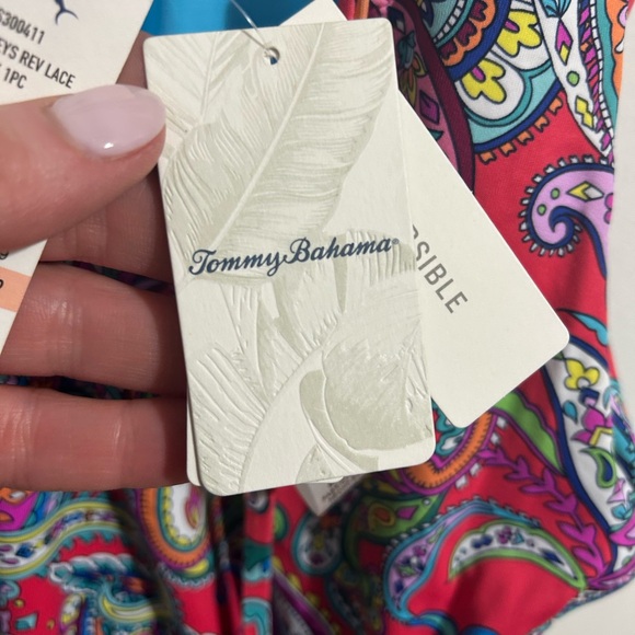 Paisley‎ Keys Reversible Lace Back one piece - Picture 8 of 9